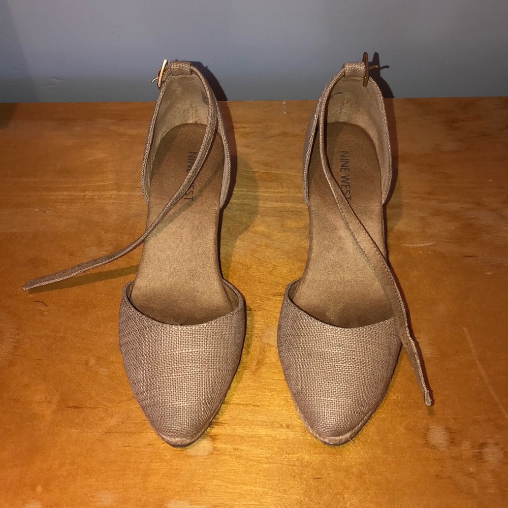 Tan closed toe wedges